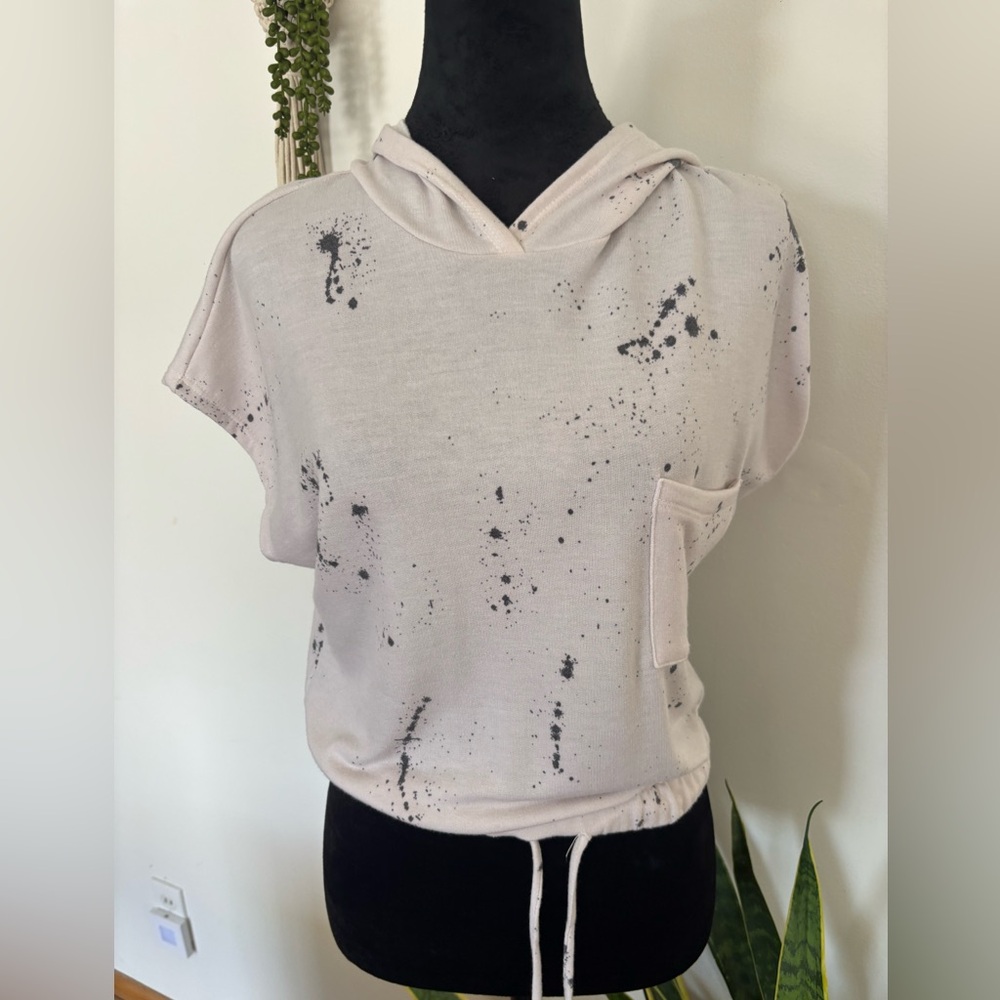 Lush Light Cream Hooded Short Sleeve Pullover with Black Splatter- cropped
